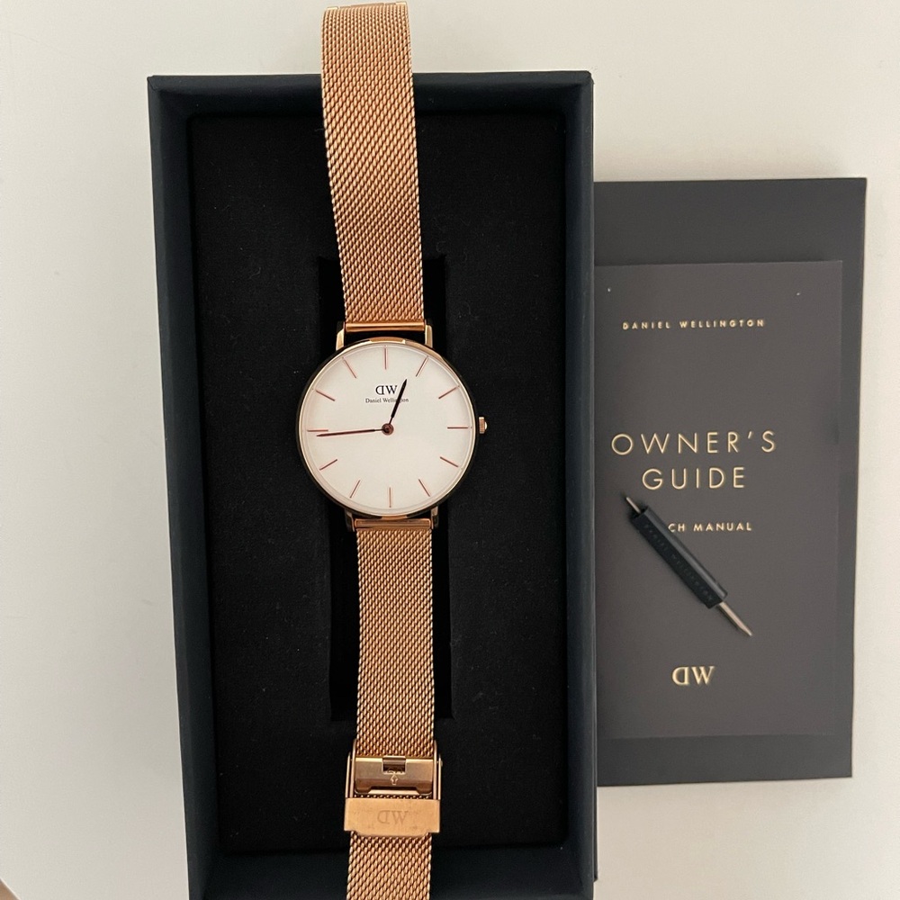 Petite Melrose Daniel Wellington Watch + Classic Bracelet